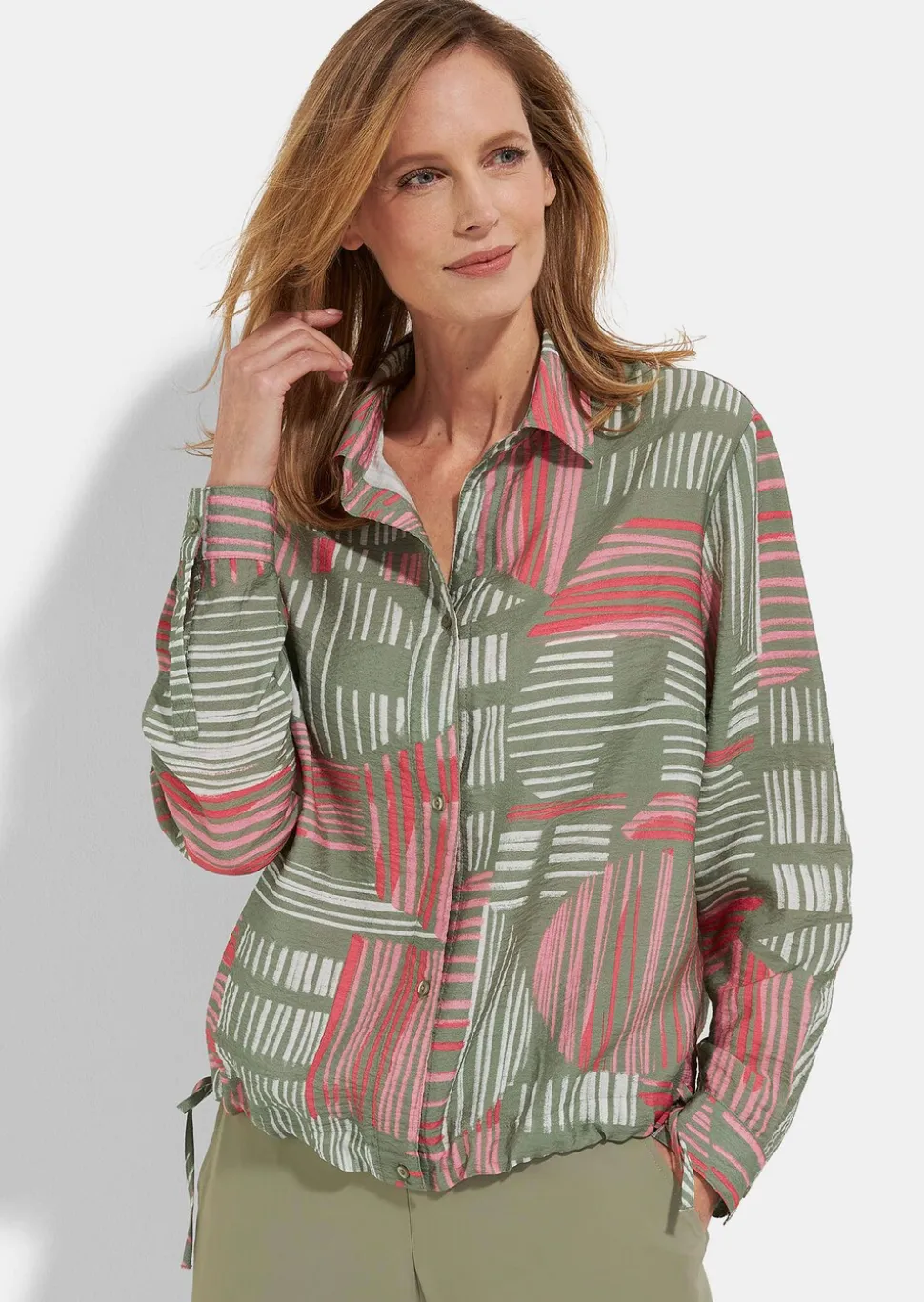 Blouse estivale avec lien de serrage à la base