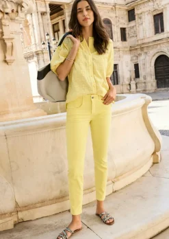 Blouse pur coton avec broderie florale