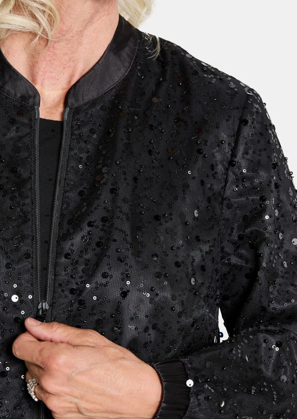 Blouson raffiné orné de perles et de paillettes