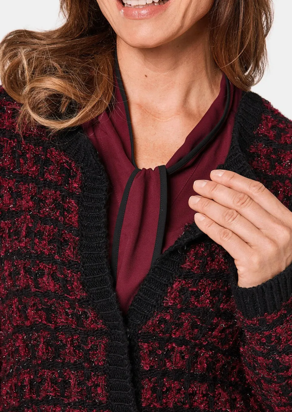 Cardigan chic en tricot orné de fils brillants