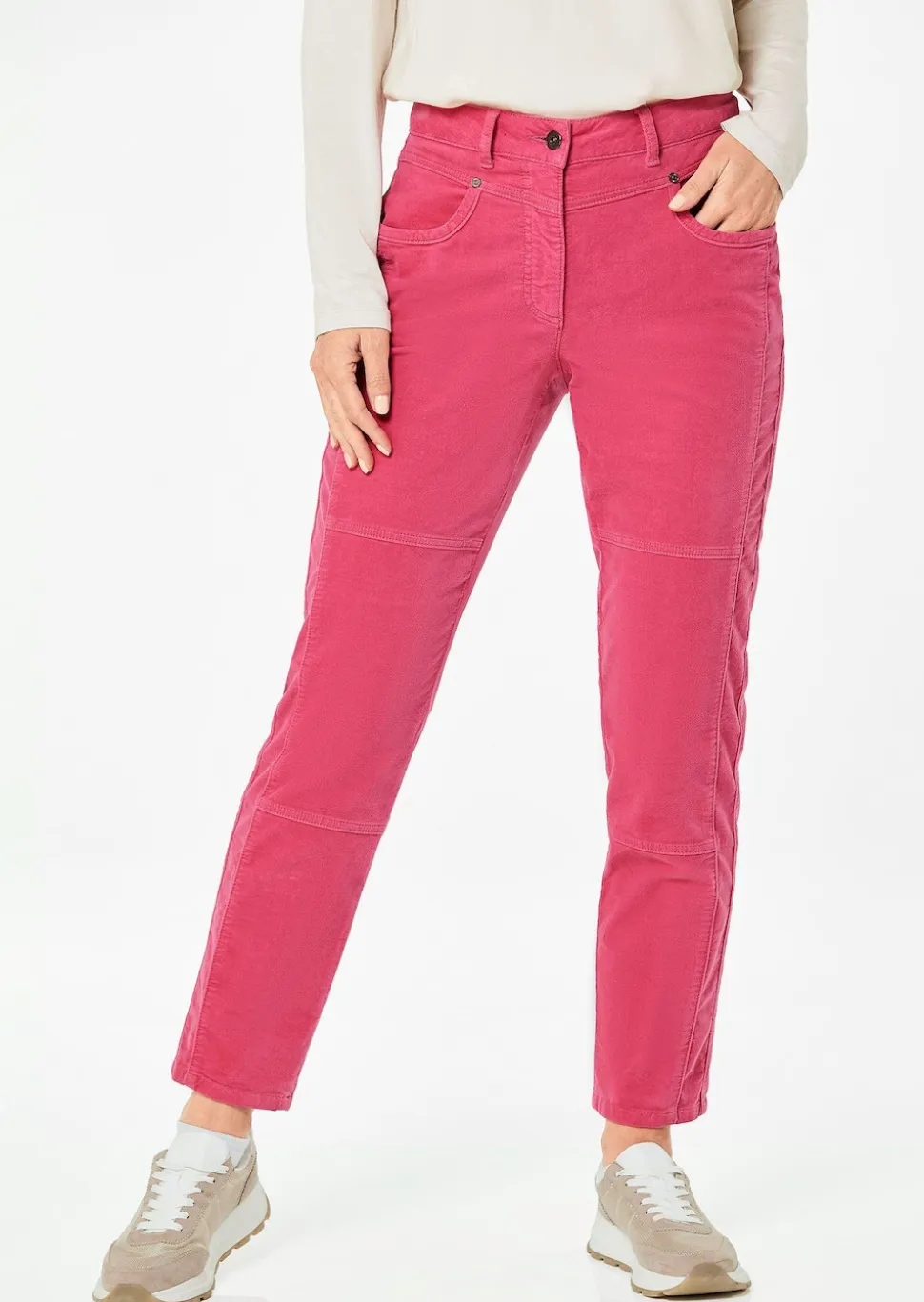 Ce pantalon en velours LOUISA