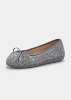Chaussons ballerines avec broderies délicates