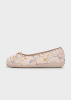 Chaussons ballerines avec broderies délicates