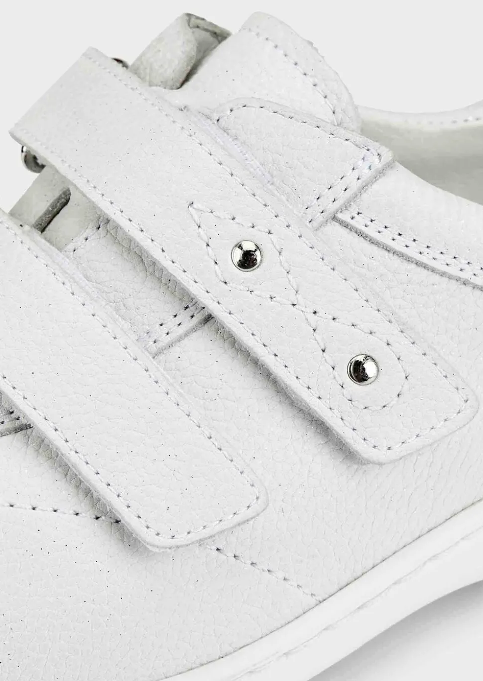 Chaussures basses avec fermeture velcro réglable