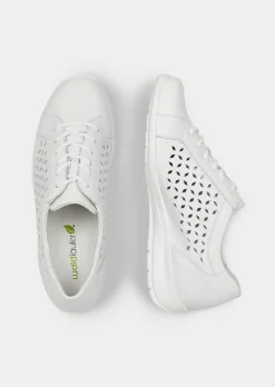 Chaussures basses avec perforations décoratives