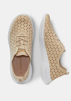 Chaussures ultra-légères avec perforations