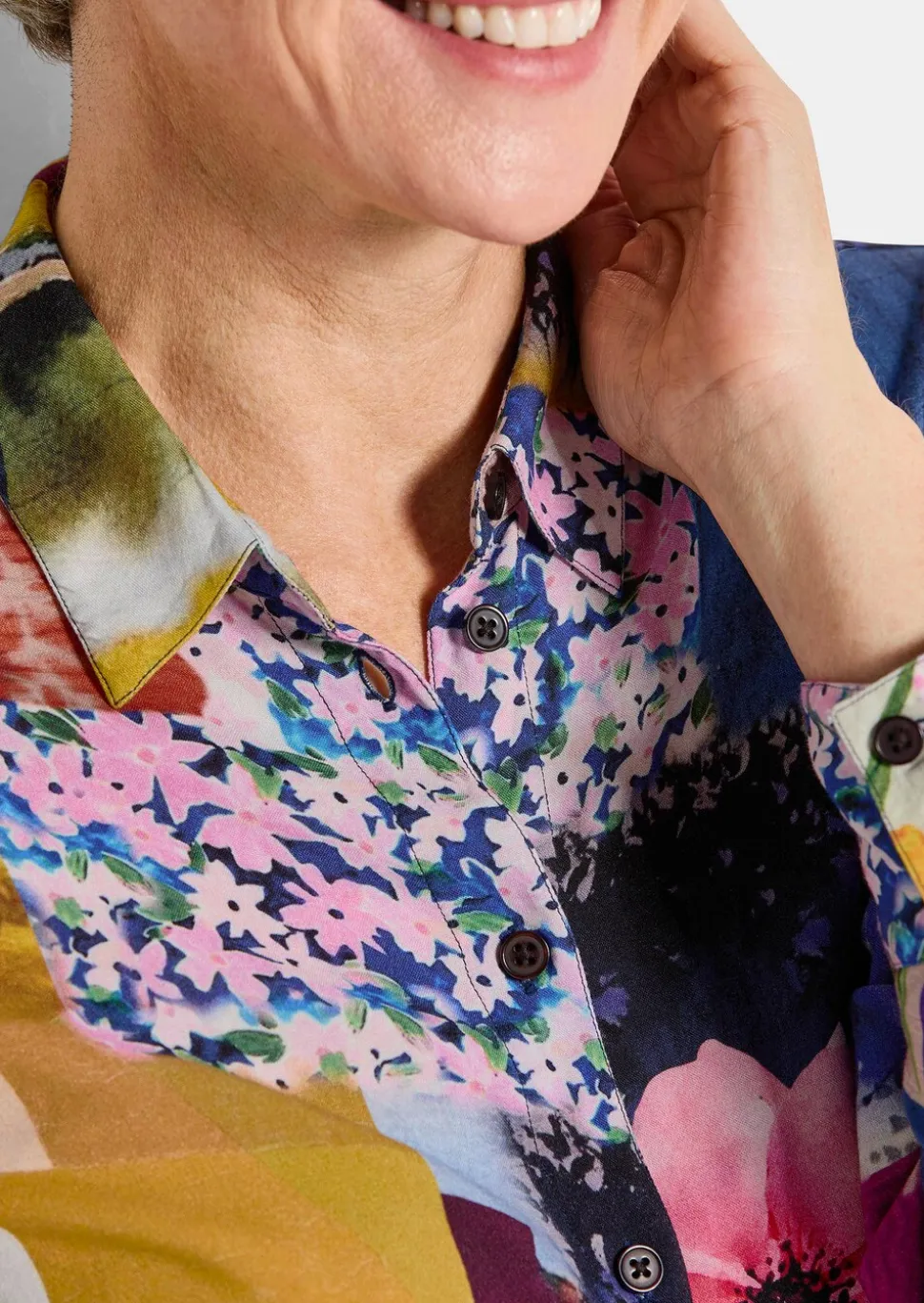 Chemisier en viscose agrémenté d'un mix de motifs