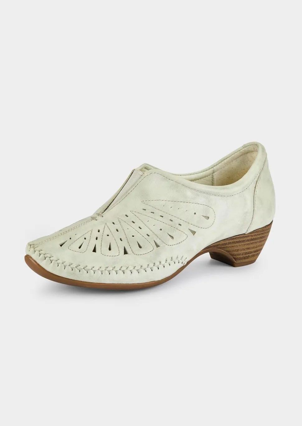 Escarpins en cuir perforé