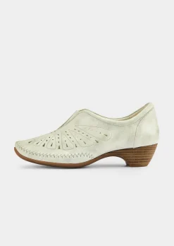 Escarpins en cuir perforé