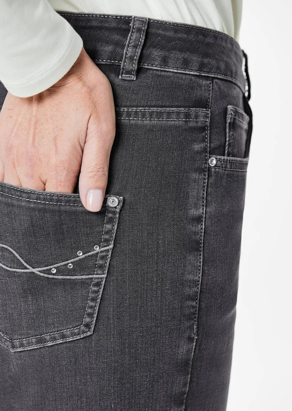Jean ample VERA en denim extensible