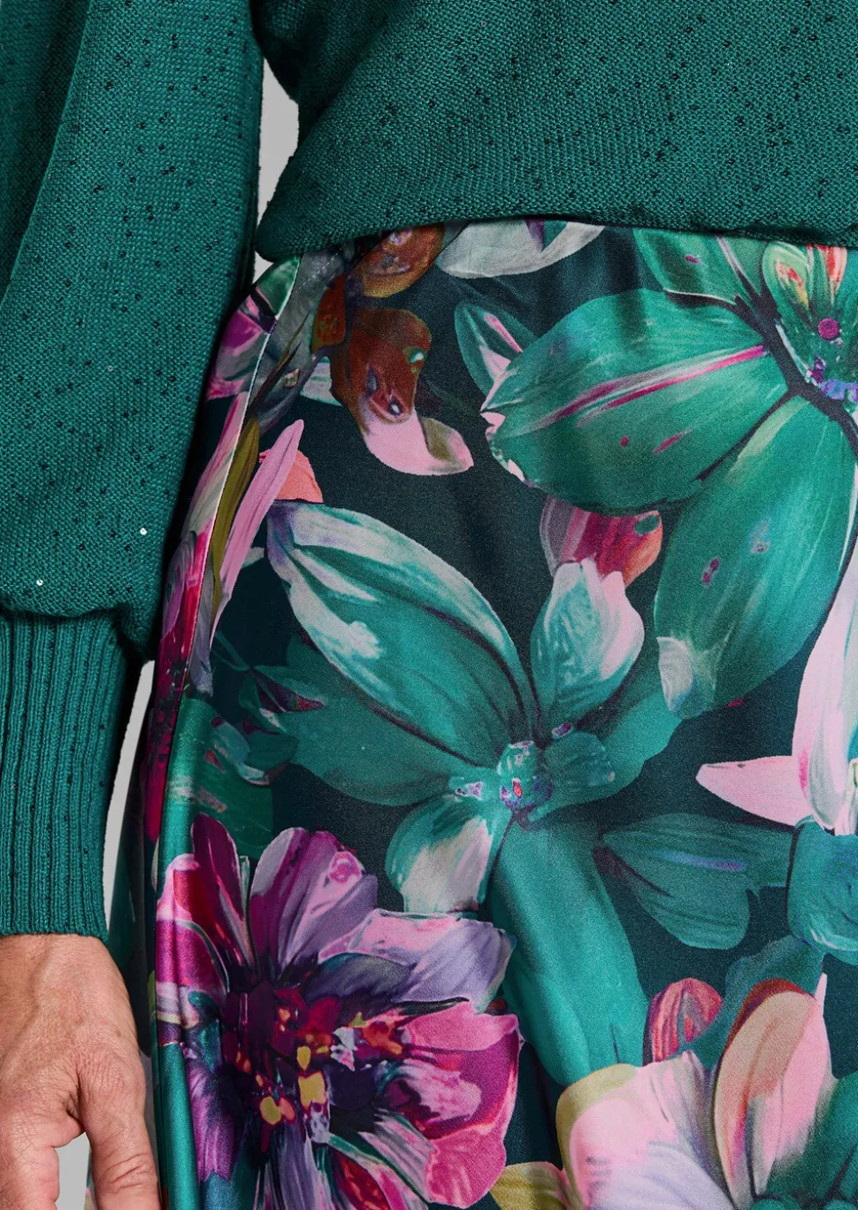 Jupe en satin avec motif floral