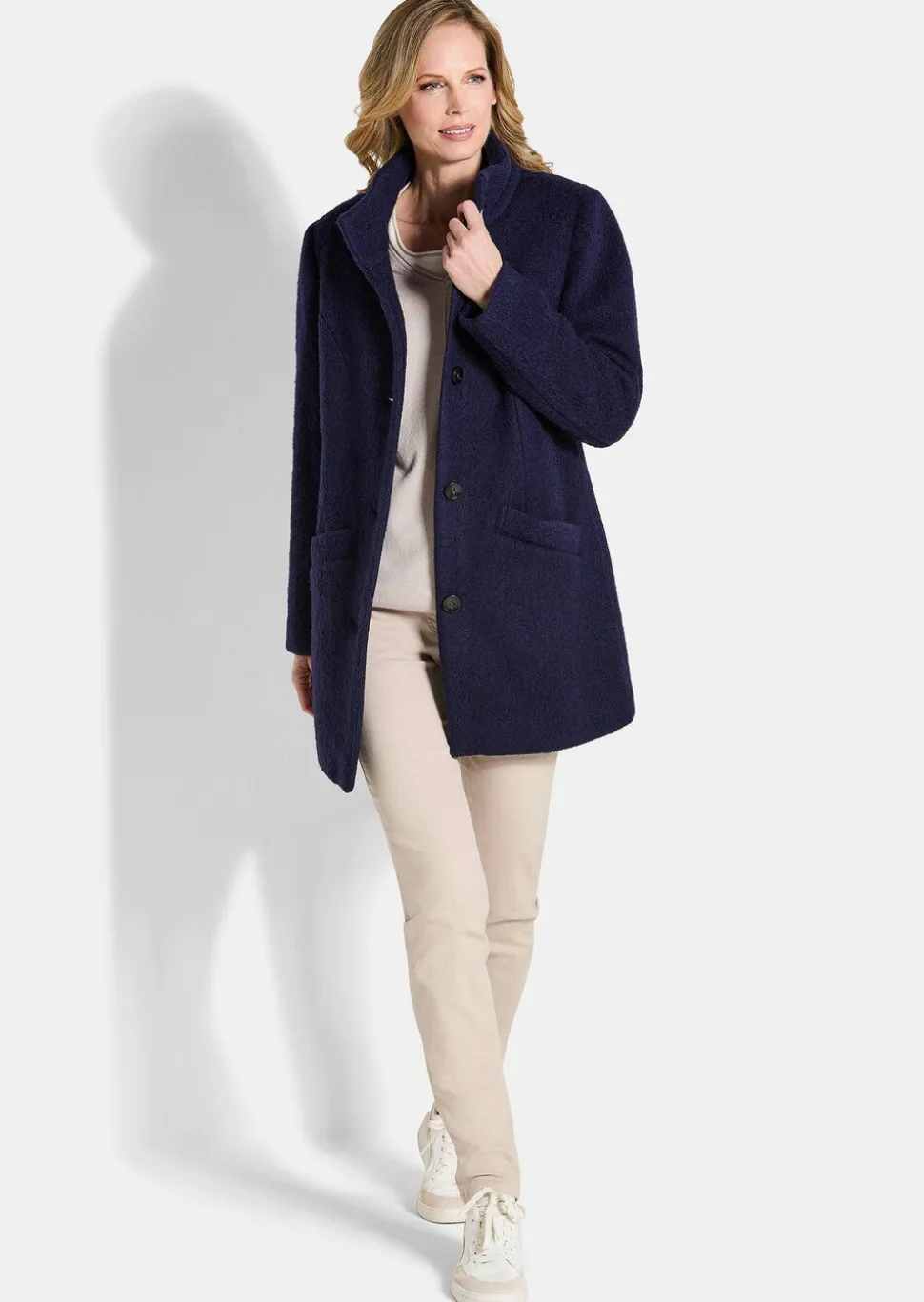 Manteau laineux avec col montant