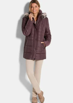 Manteau matelassé court avec capuche et tissu aspect fourrure