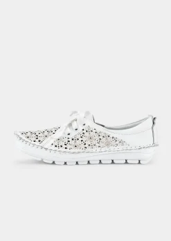 Mocassins en cuir avec motif ajouré