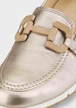 Mocassins en cuir brillant