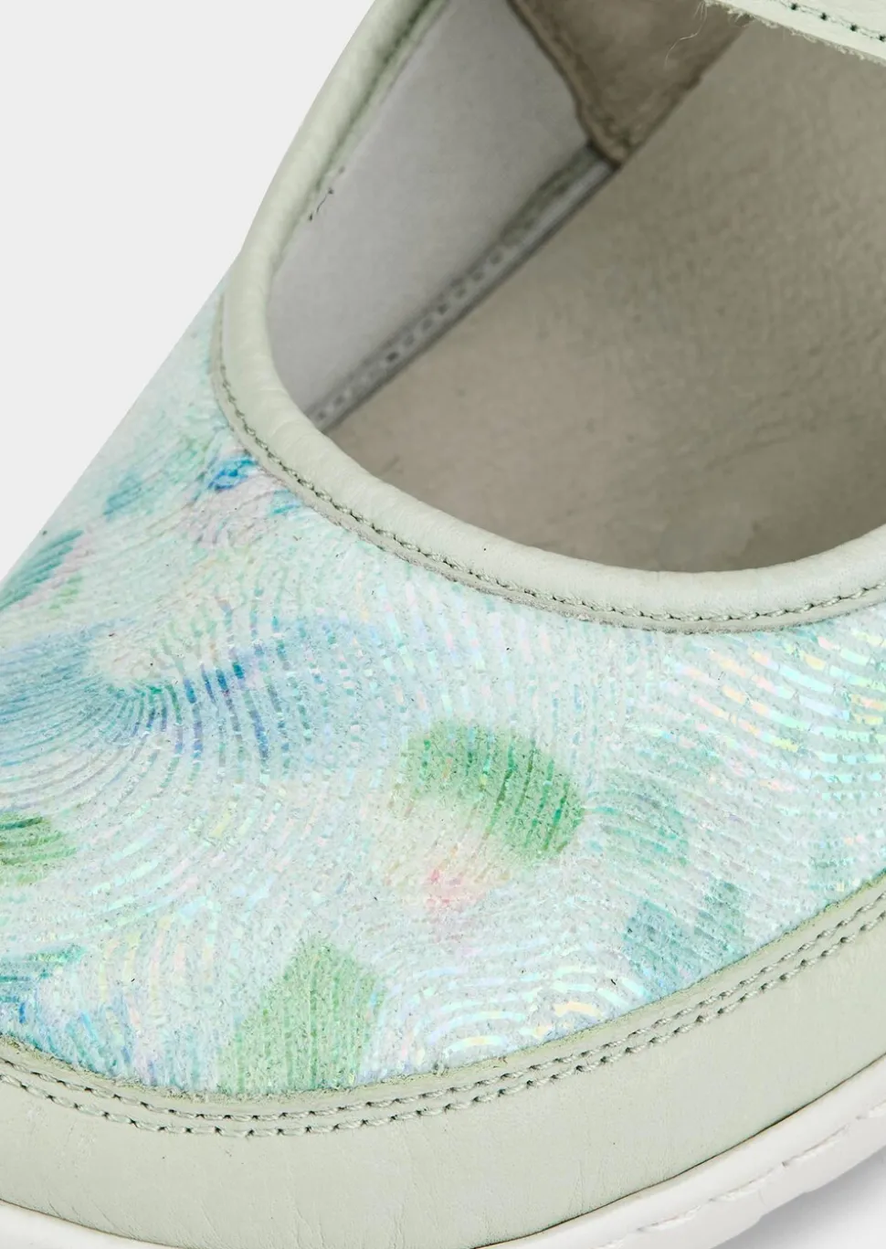 Mocassins à scratch réglable