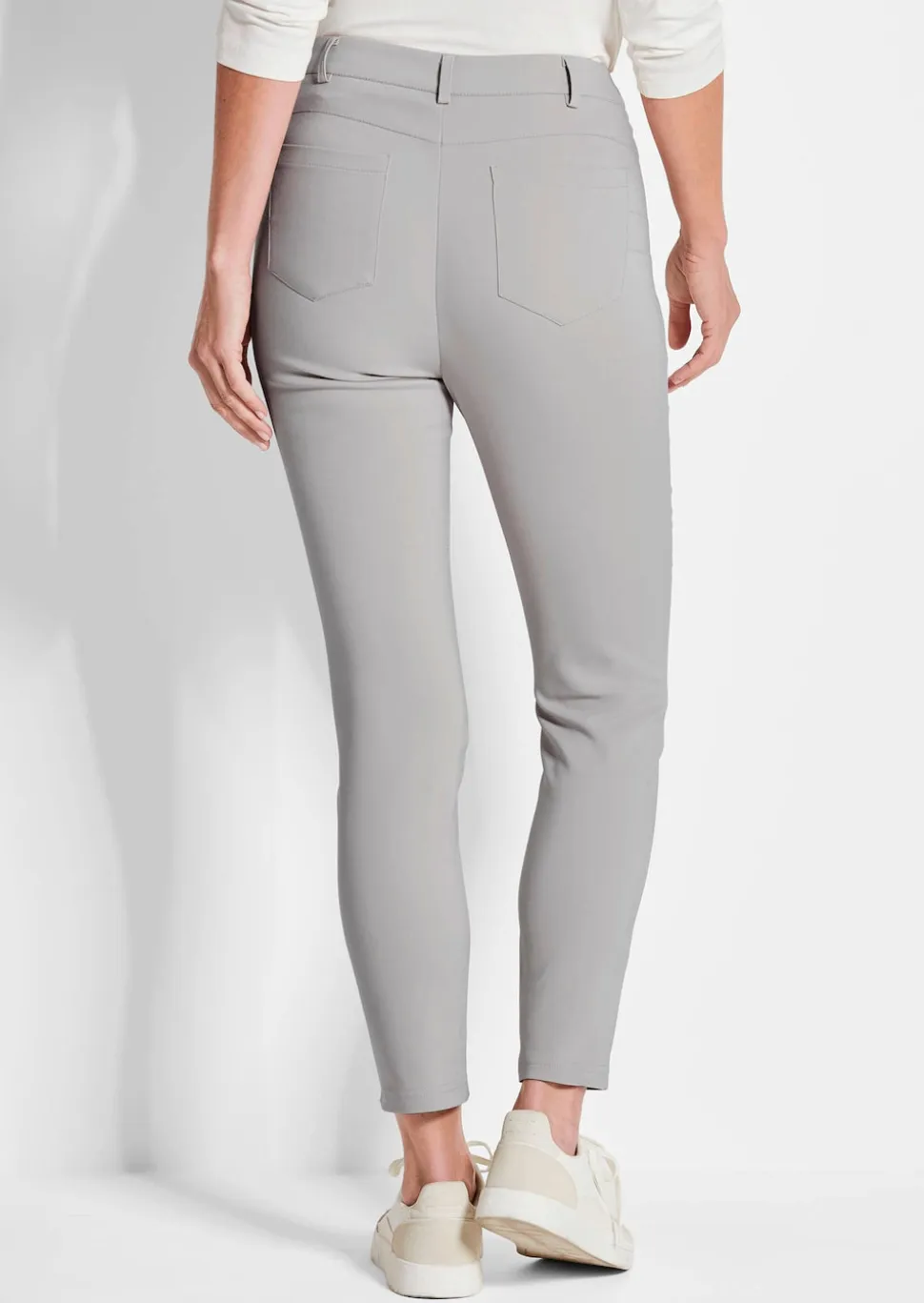 Pantalon BELLA à effet ventre plat, avec jambes étroites