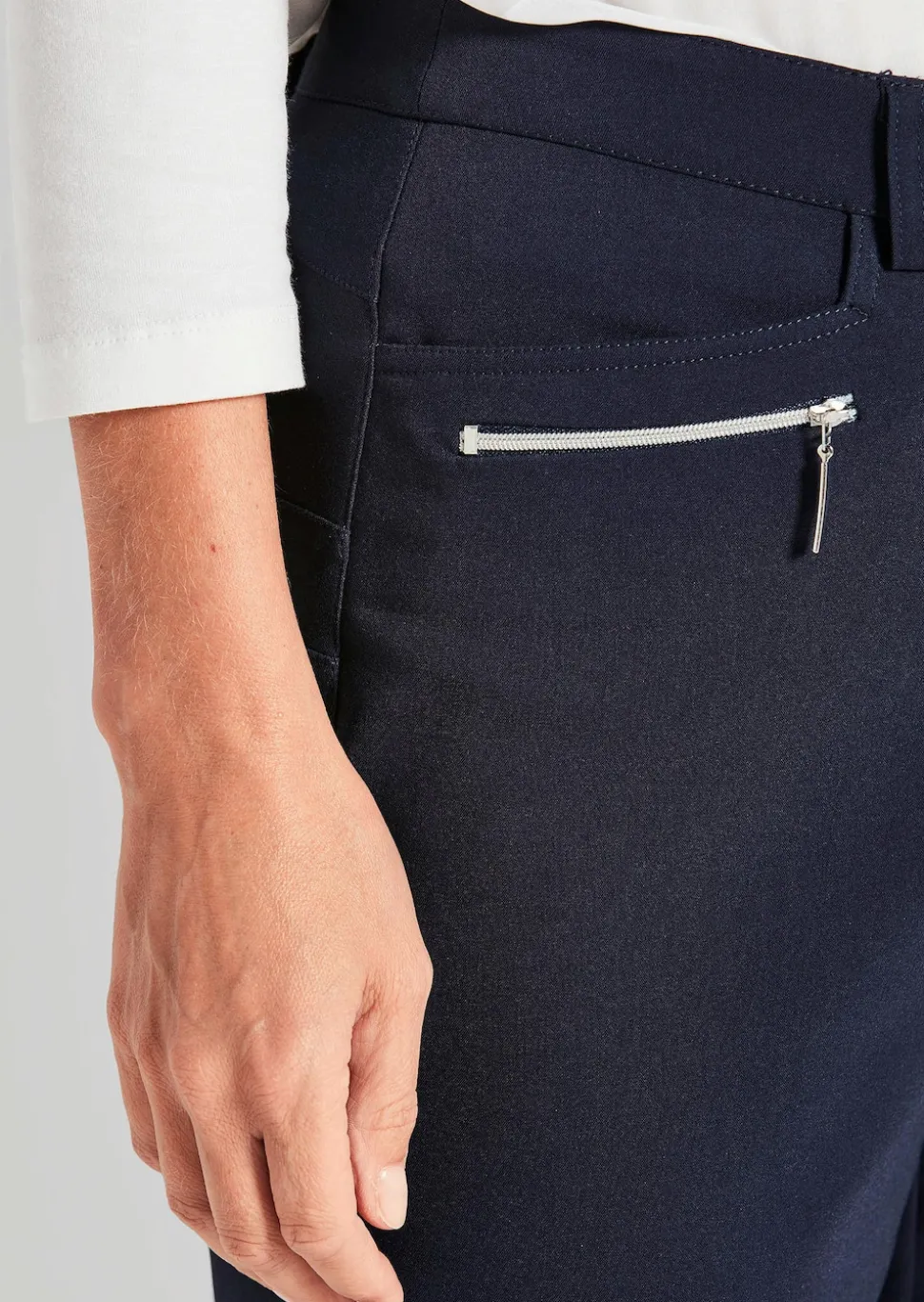 Pantalon BELLA à effet ventre plat, avec jambes étroites
