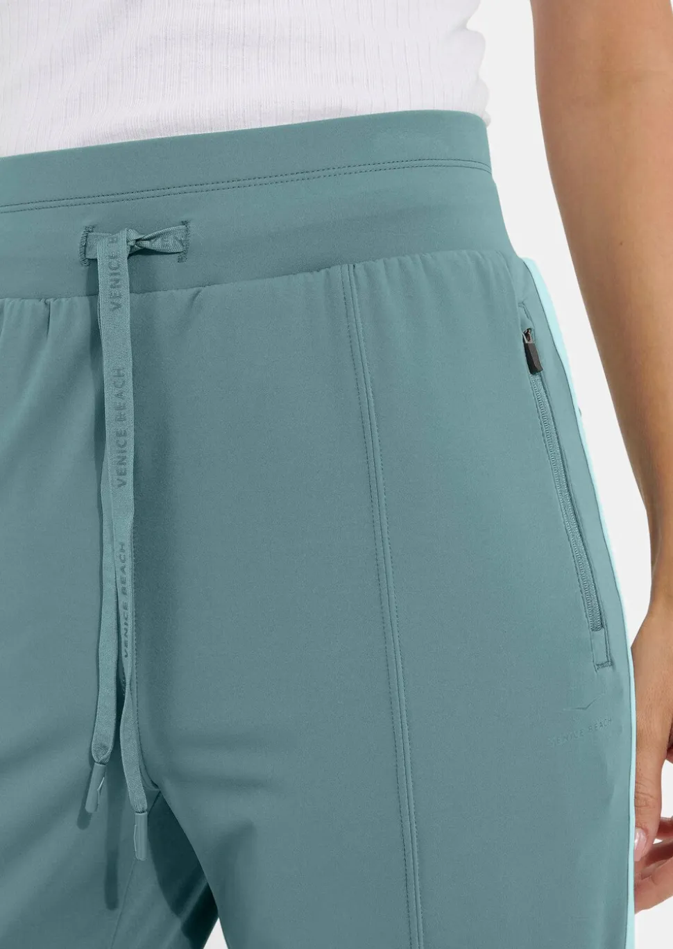 Pantalon de loisirs ajusté avec poches zippées
