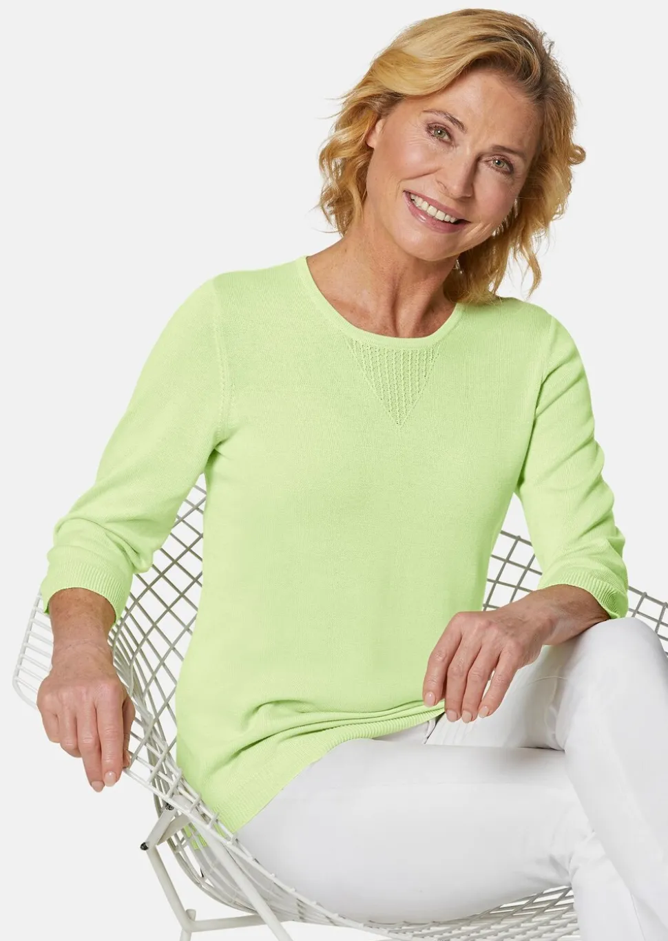 Pull d'été en tricot ajouré