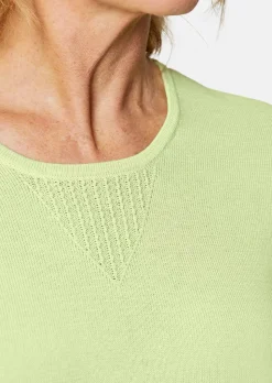 Pull d'été en tricot ajouré