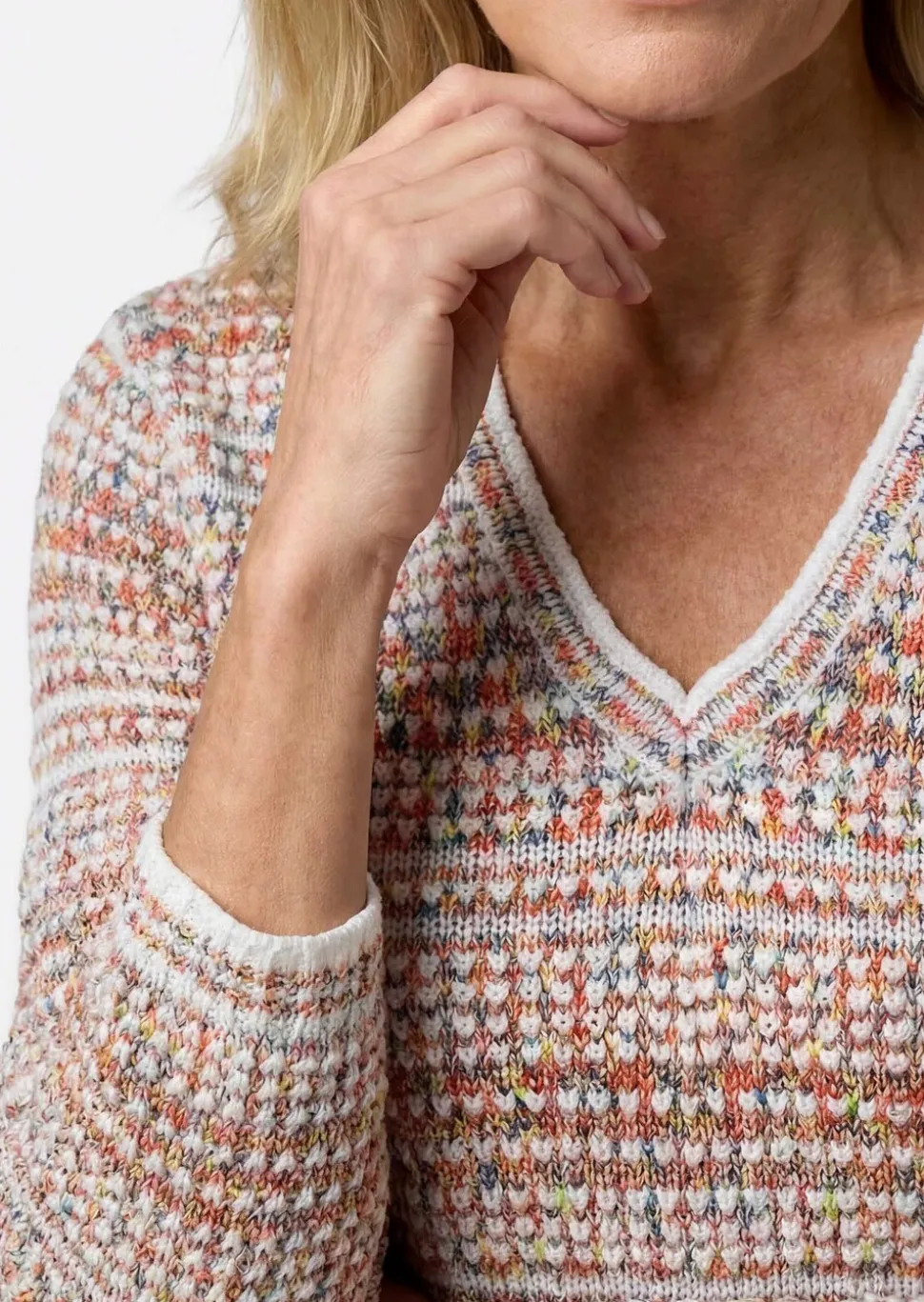 Pull en maille structurée, avec encolure en V