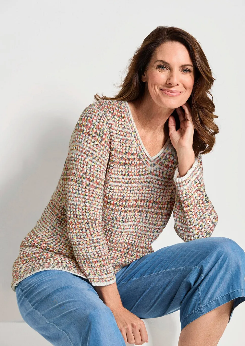 Pull en maille structurée, avec encolure en V