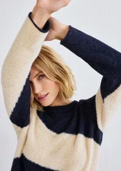Pull en tricot et fil plume