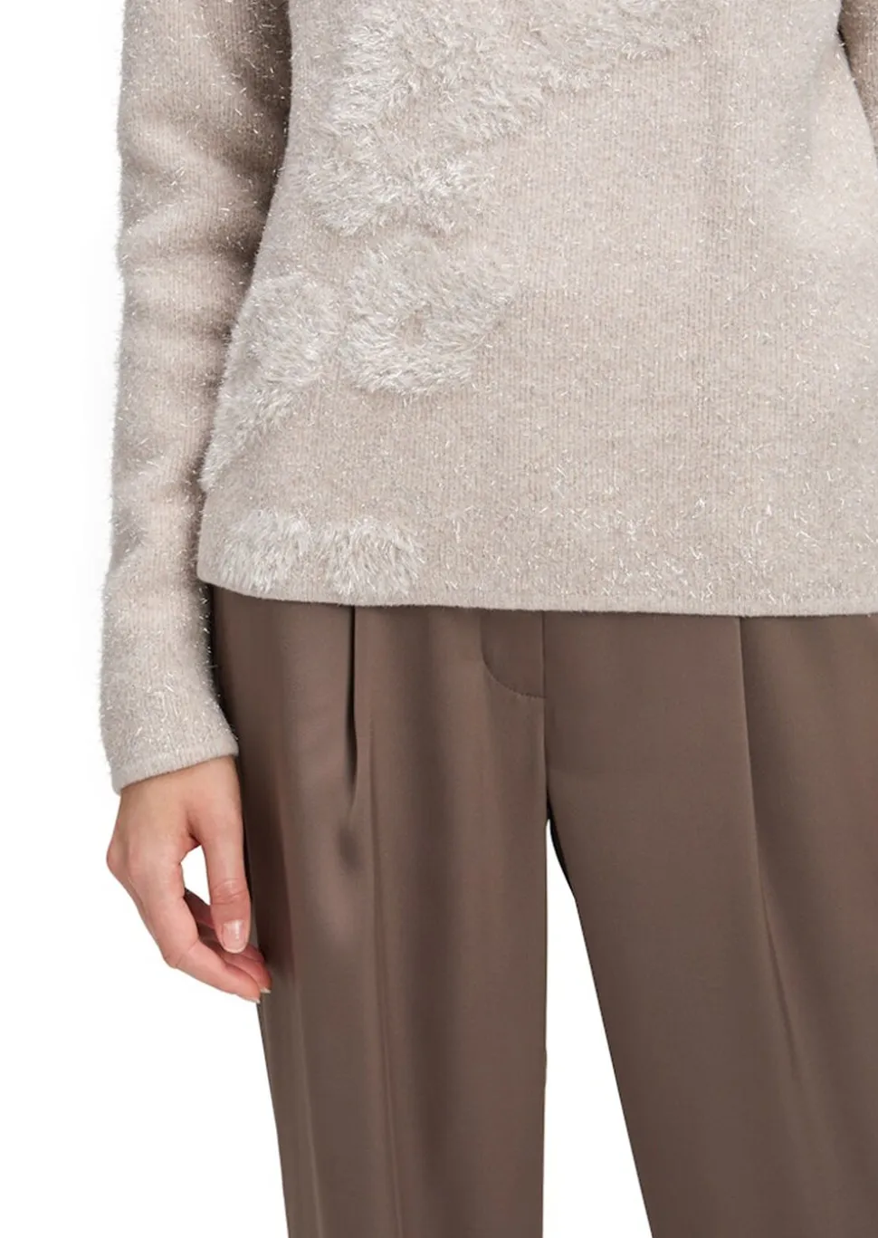 Pull en tricot orné de détails scintillants