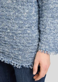 Pull multicolore orné de paillettes