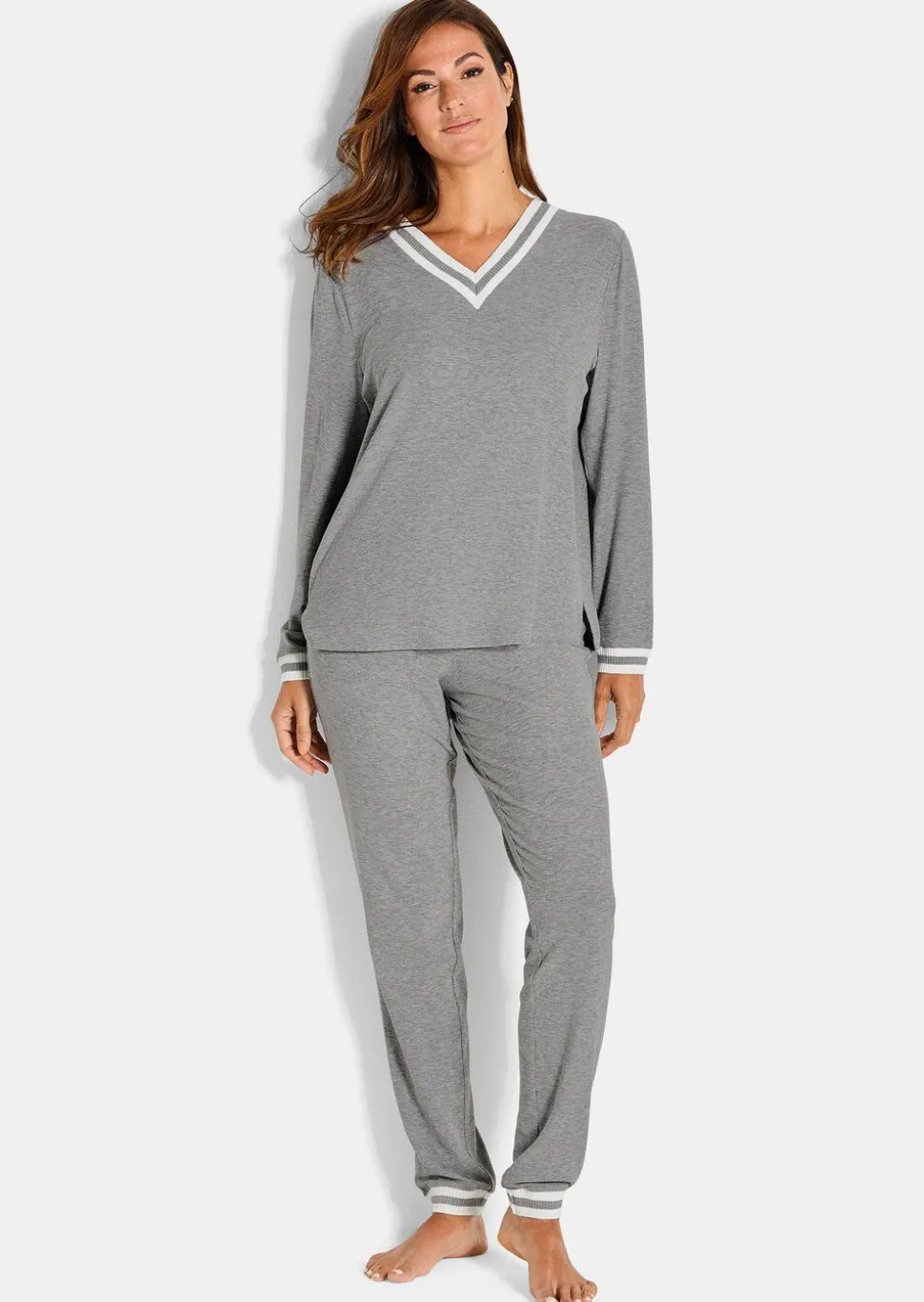 Pyjama avec grande encolure en V