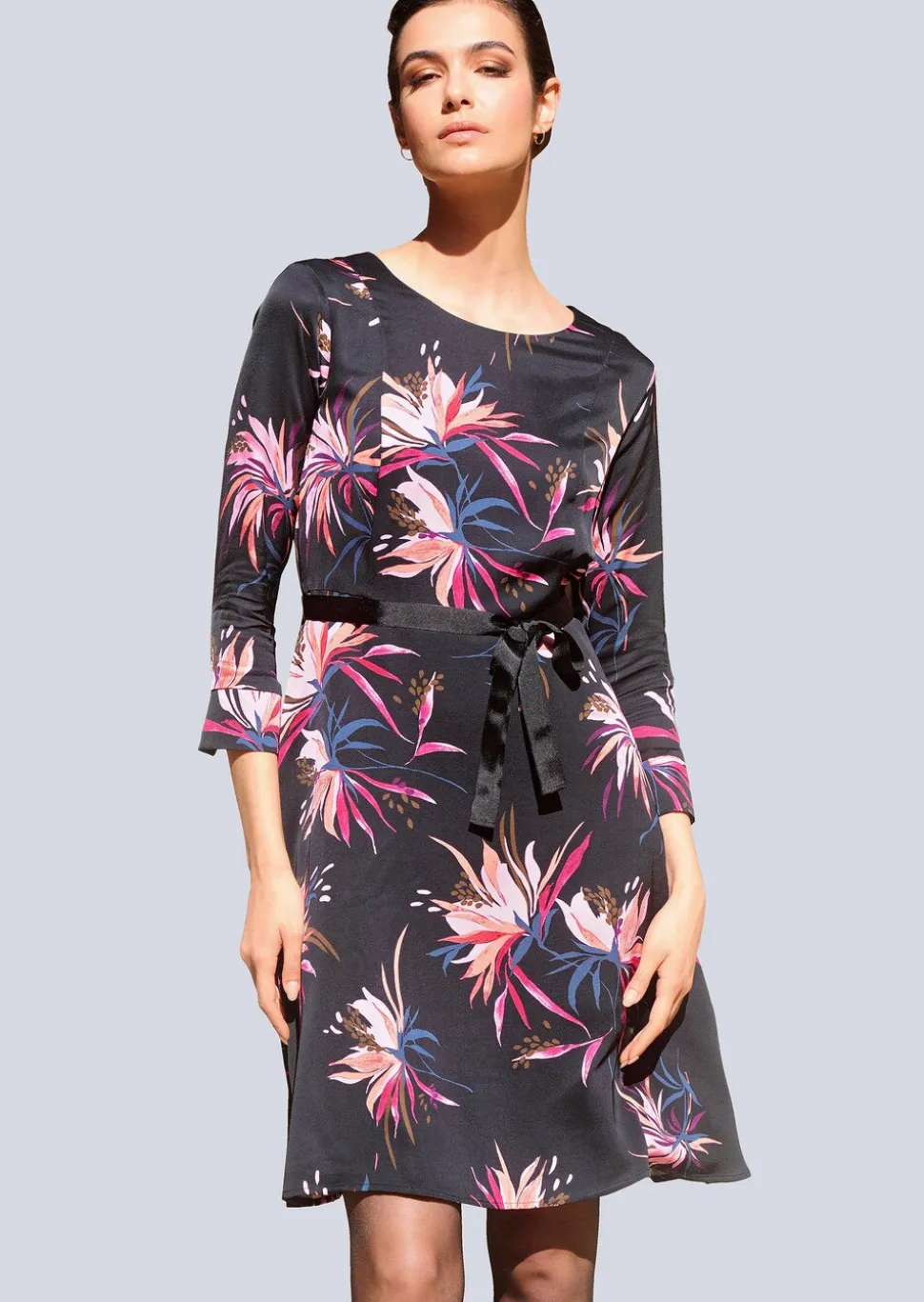 Robe avec ceinture à nouer