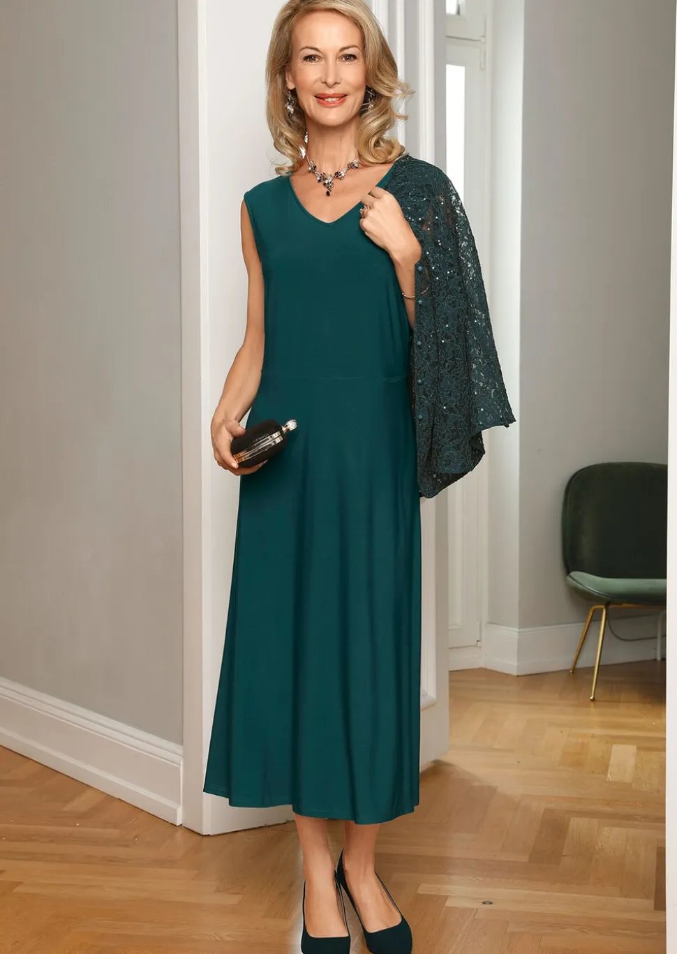 Robe avec veste en dentelle et paillettes