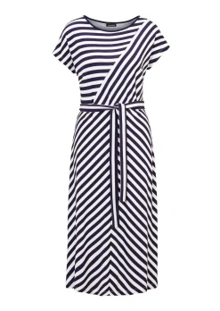 Robe à encolure bateau