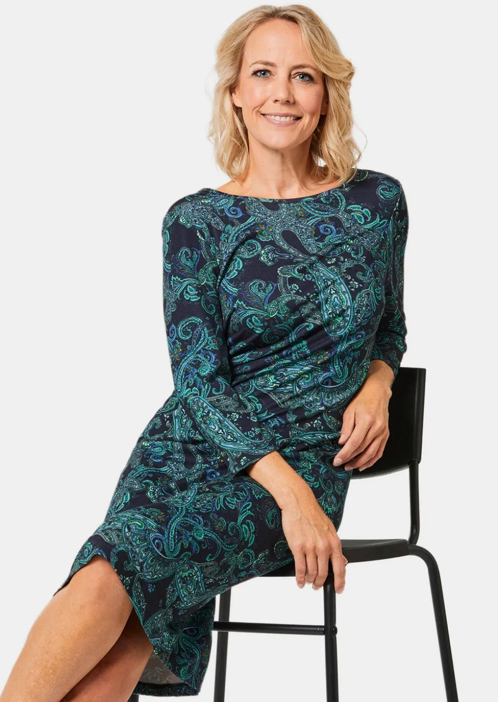 Robe en jersey extensible à imprimé moderne