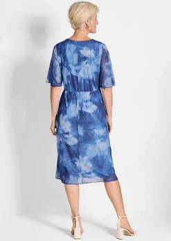 Robe en tissu filet