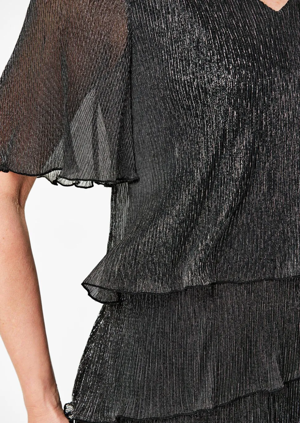 Robe en tissu plissé brillant