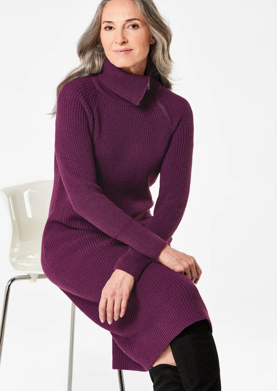 Robe en tricot avec col asymétrique