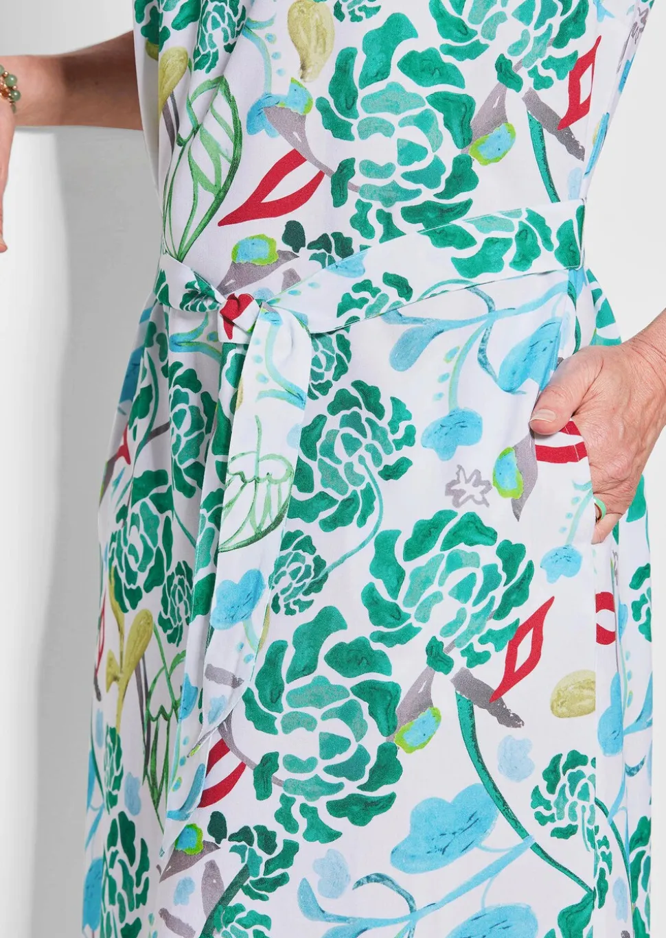 Robe imprimée avec imprimé intégral et ceinture à nouer