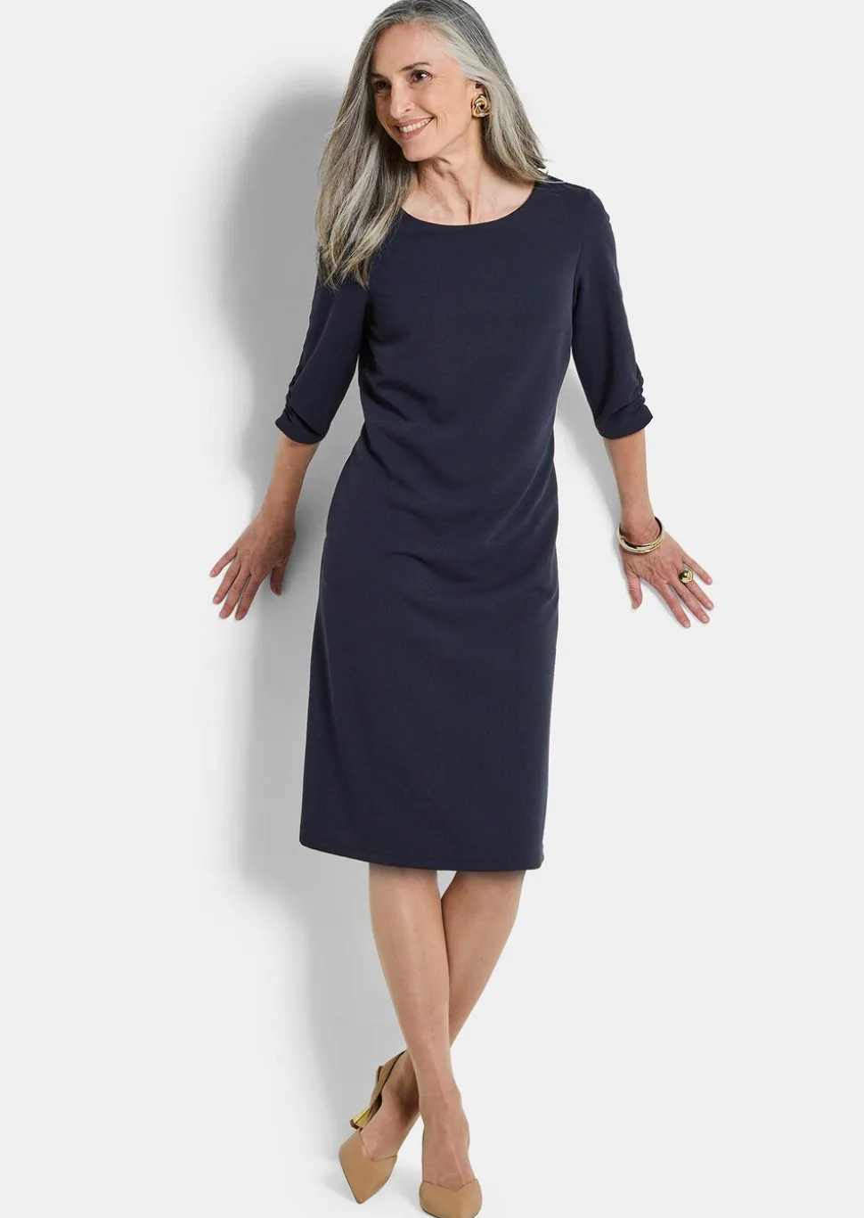 Robe élégante à manches froncées