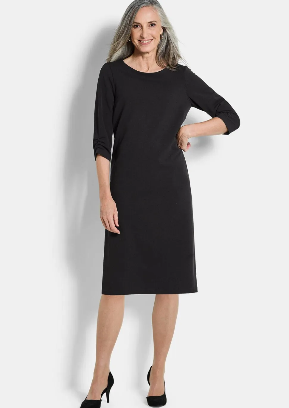 Robe élégante à manches froncées