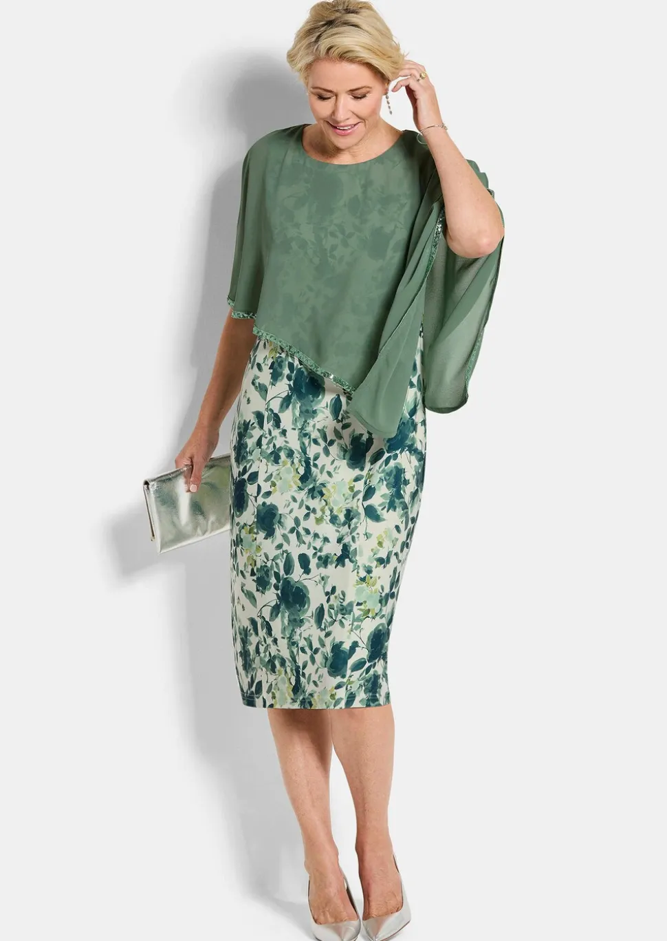 Robe à motif floral avec drapé en voile