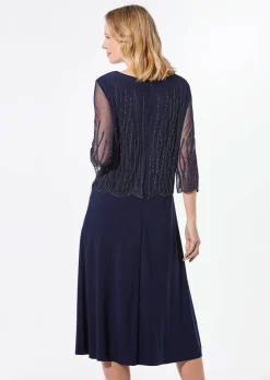 Robe ornée de perles
