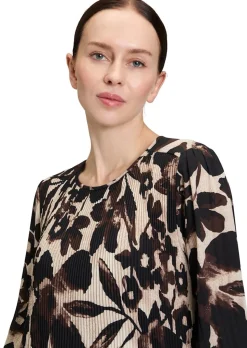 Robe plissée avec imprimé floral séduisant