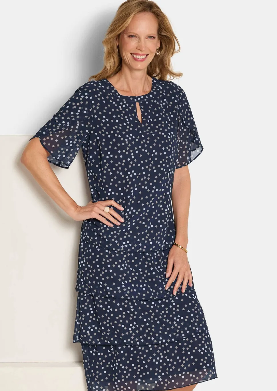 Robe à pois travaillée sur pans