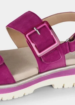 Sandales avec boucle décorative