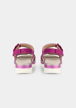 Sandales avec boucle décorative