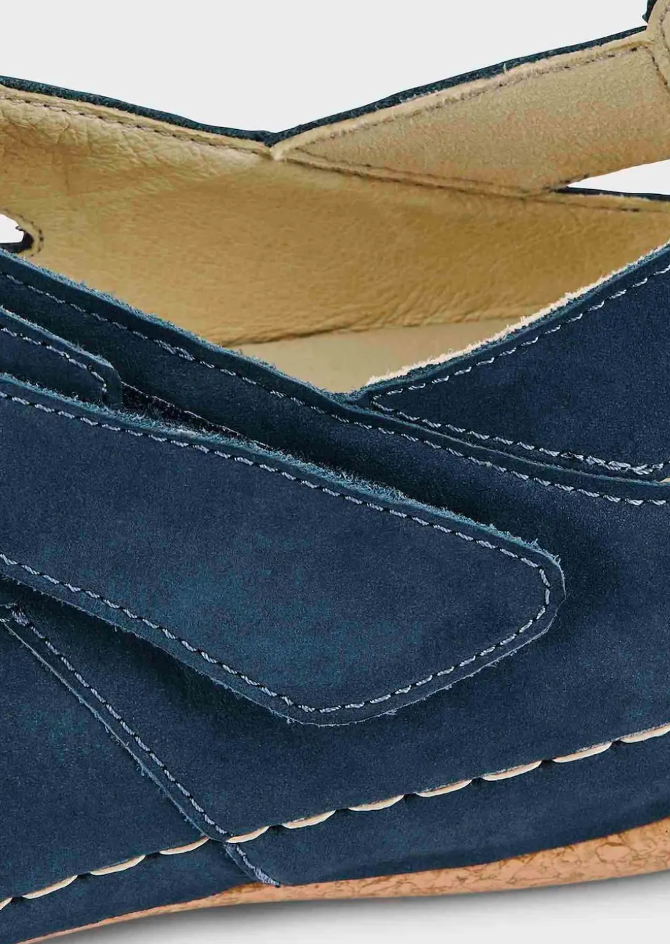 Sandales avec lanière velcro réglable