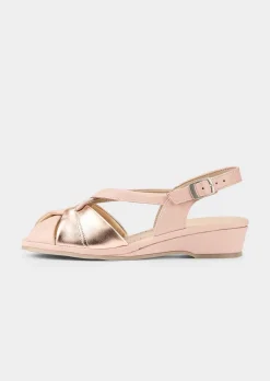 Sandales classiques en cuir doux, avec détails brillants