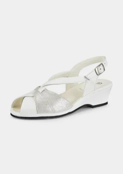 Sandales en cuir avec bride à l’arrière